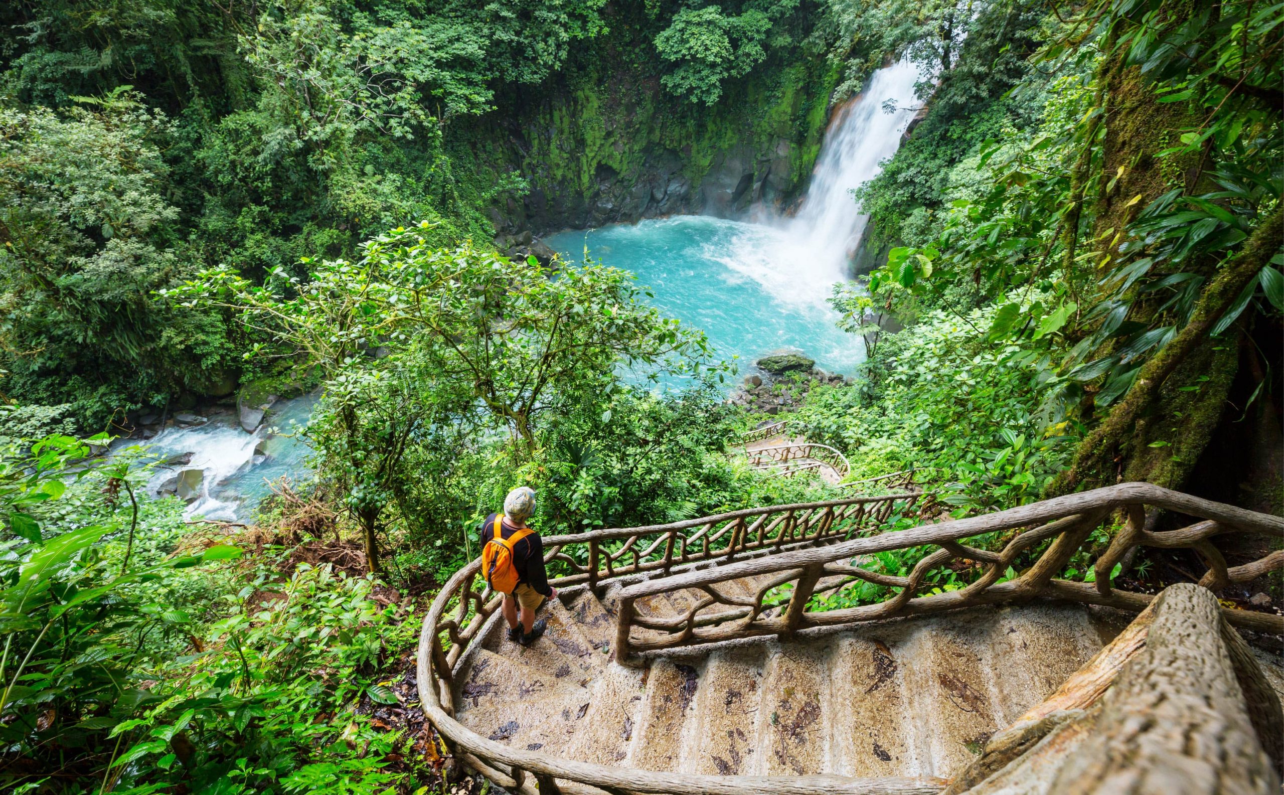 Rio Celeste Tours