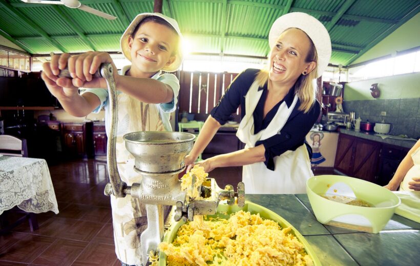 Safari Float & Tortilla Making Combo – Nature & Culture in La Fortuna
